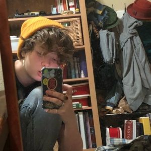 Meet your Posher, Elias